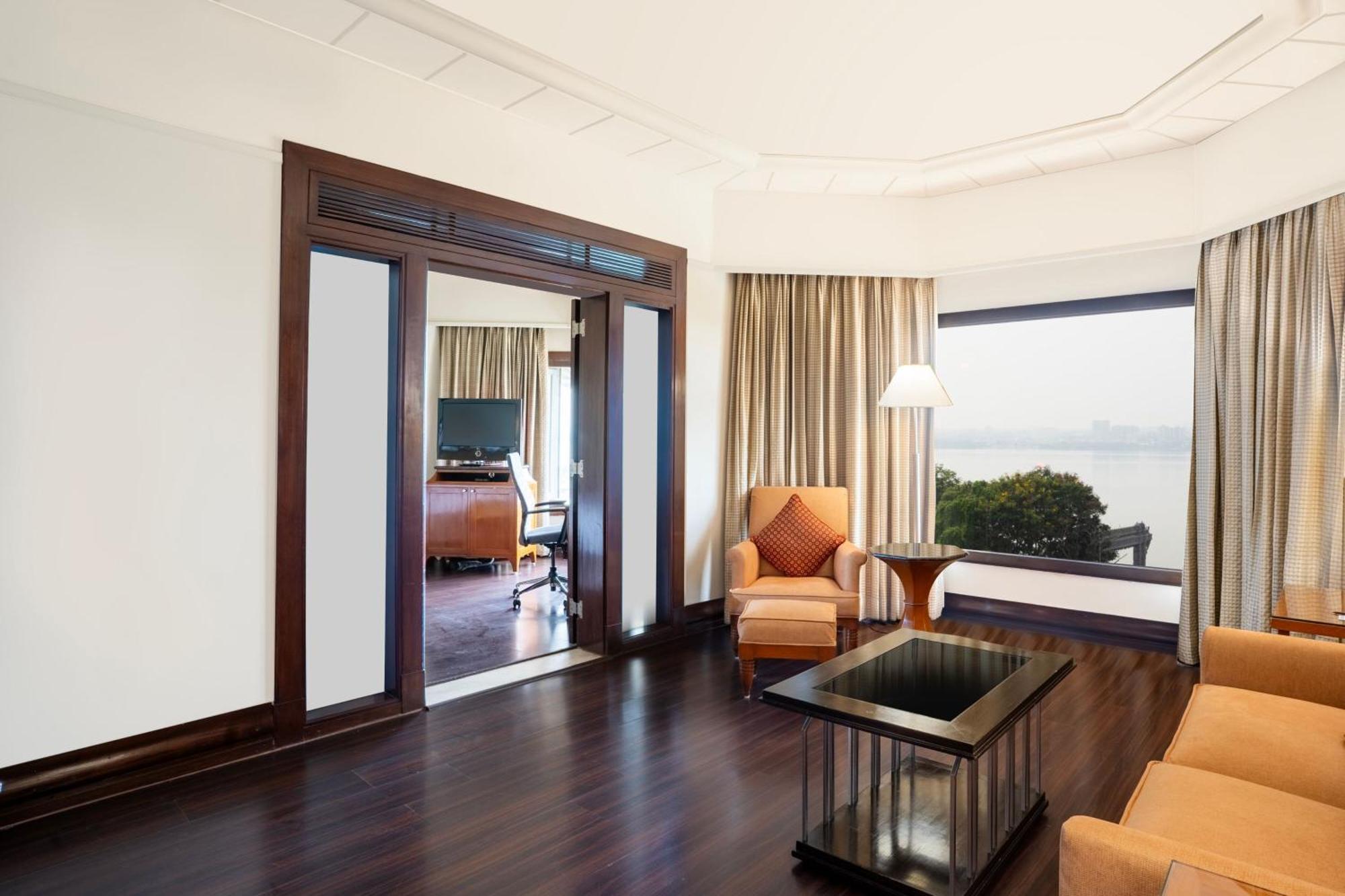 Hyderabad Marriott Hotel & Convention Centre Bagian luar foto