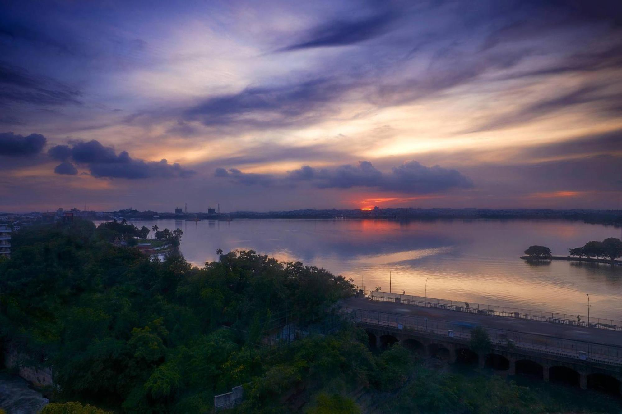 Hyderabad Marriott Hotel & Convention Centre Bagian luar foto