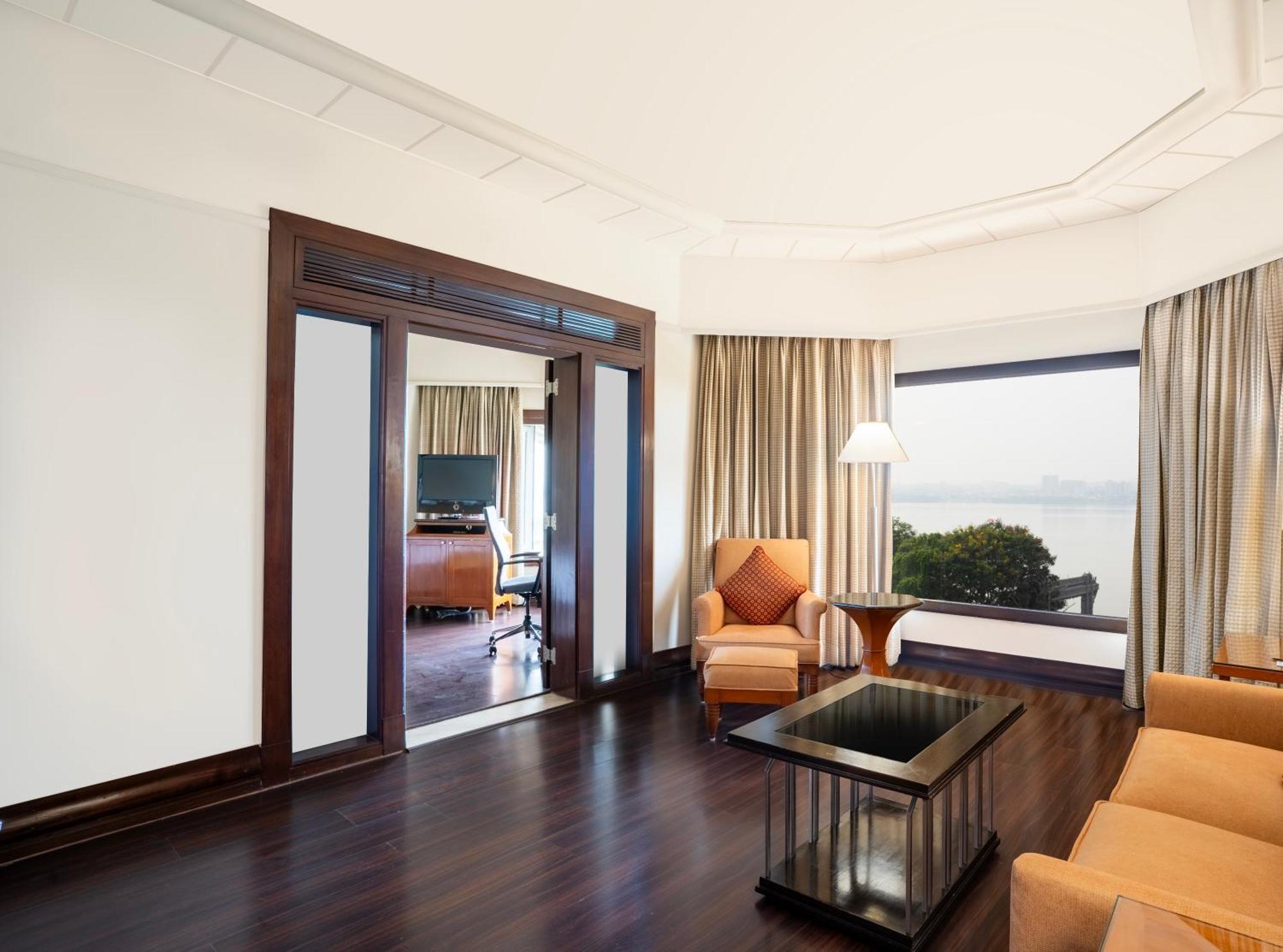 Hyderabad Marriott Hotel & Convention Centre Bagian luar foto