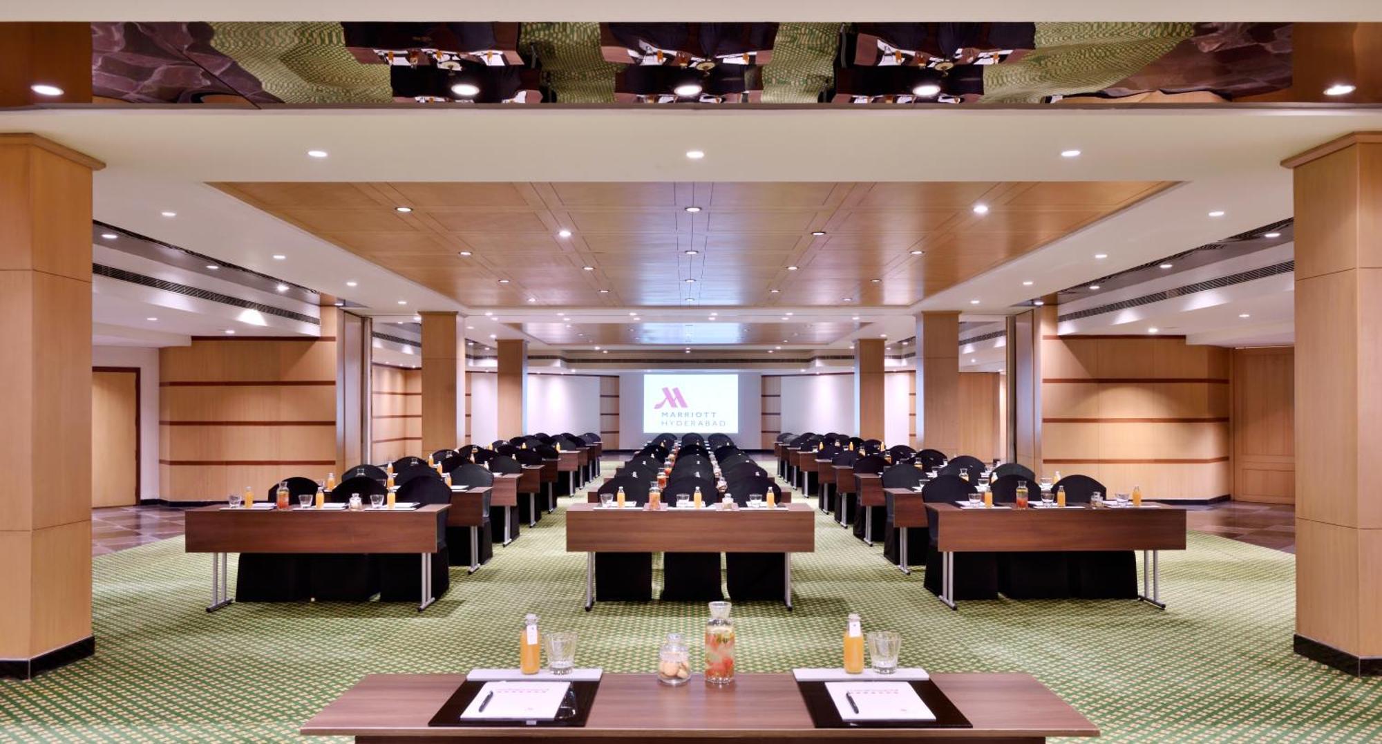 Hyderabad Marriott Hotel & Convention Centre Bagian luar foto