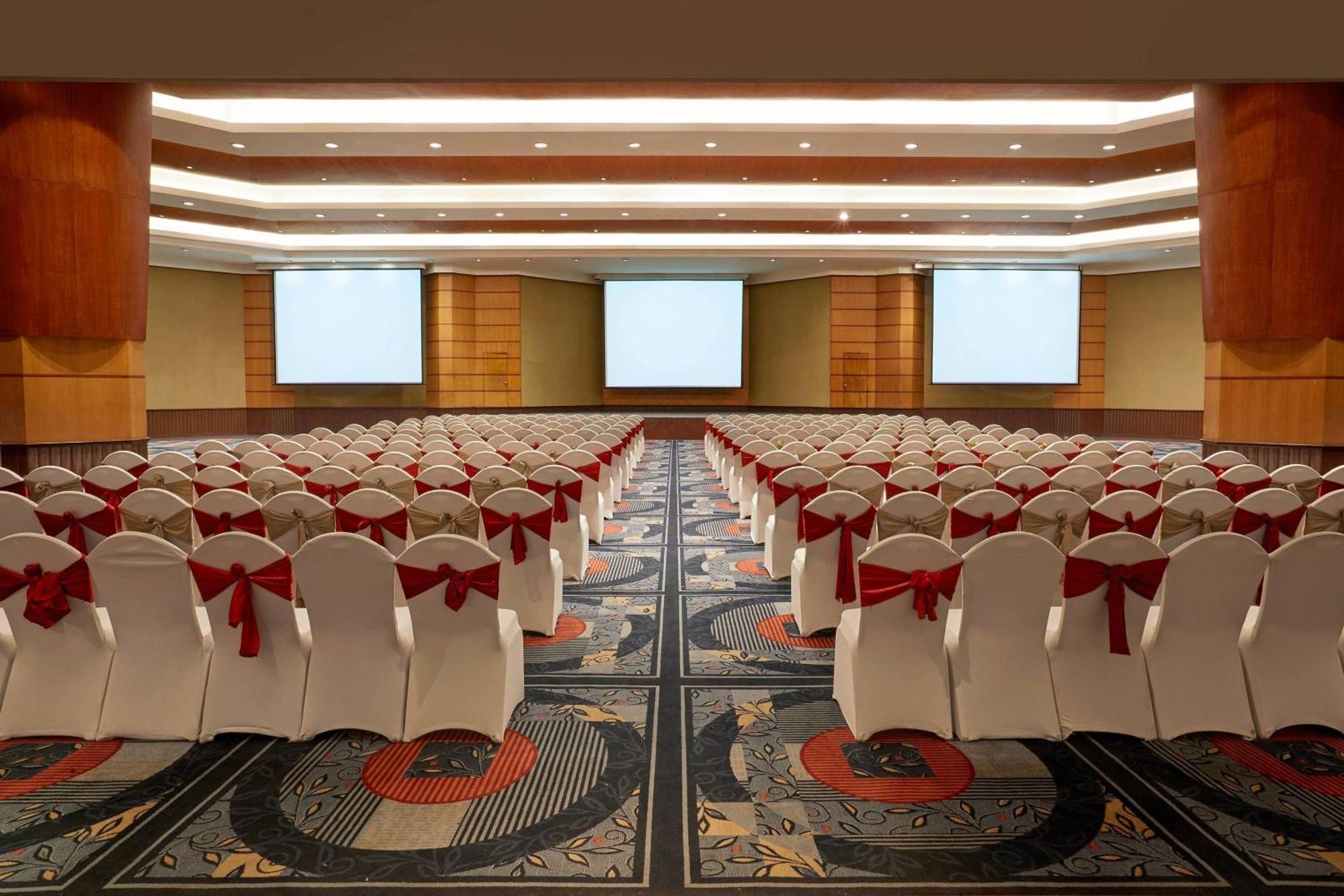 Hyderabad Marriott Hotel & Convention Centre Bagian luar foto