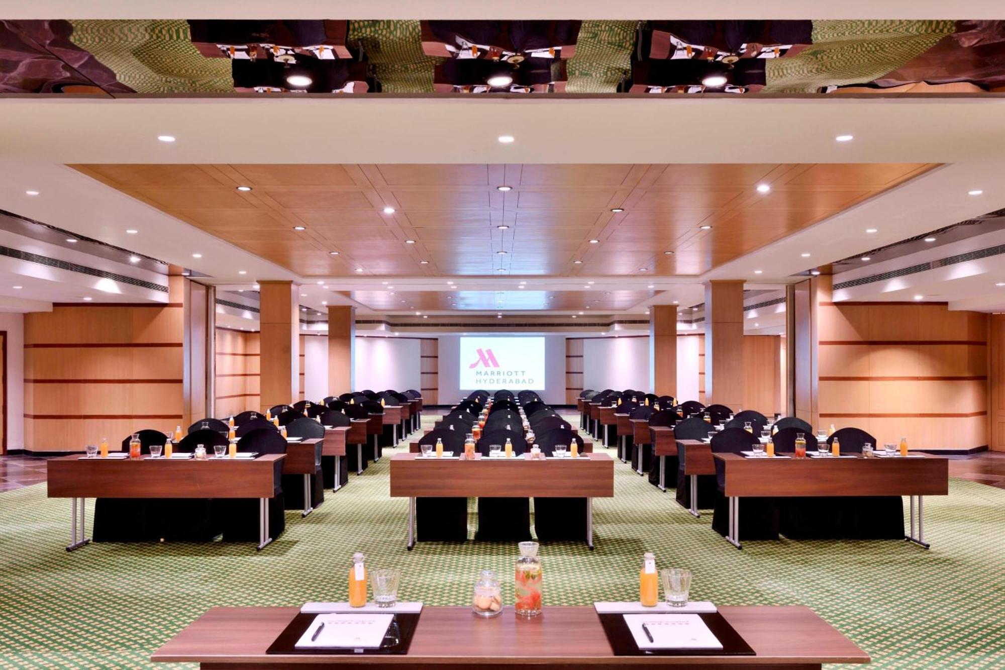 Hyderabad Marriott Hotel & Convention Centre Bagian luar foto