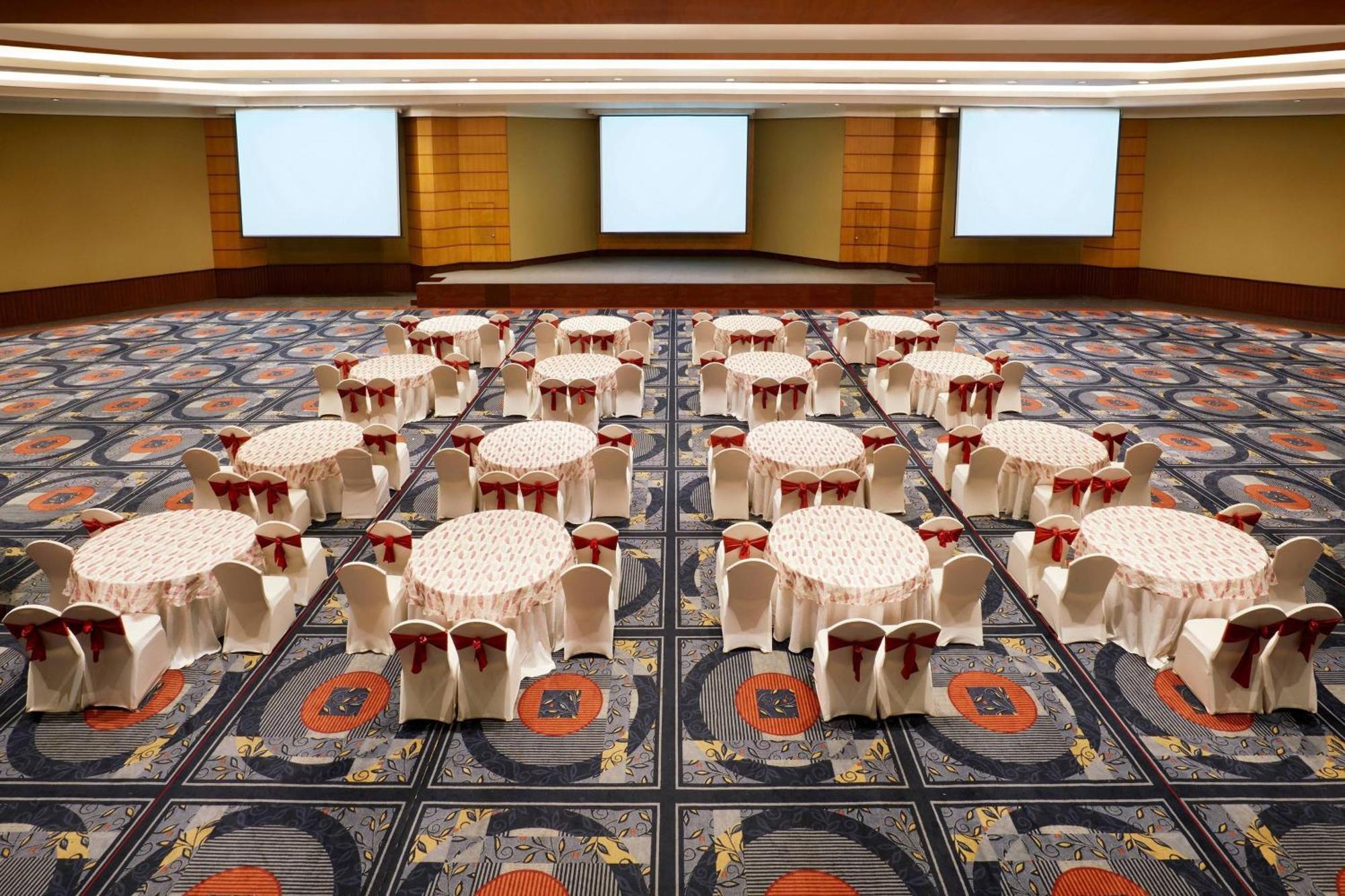 Hyderabad Marriott Hotel & Convention Centre Bagian luar foto