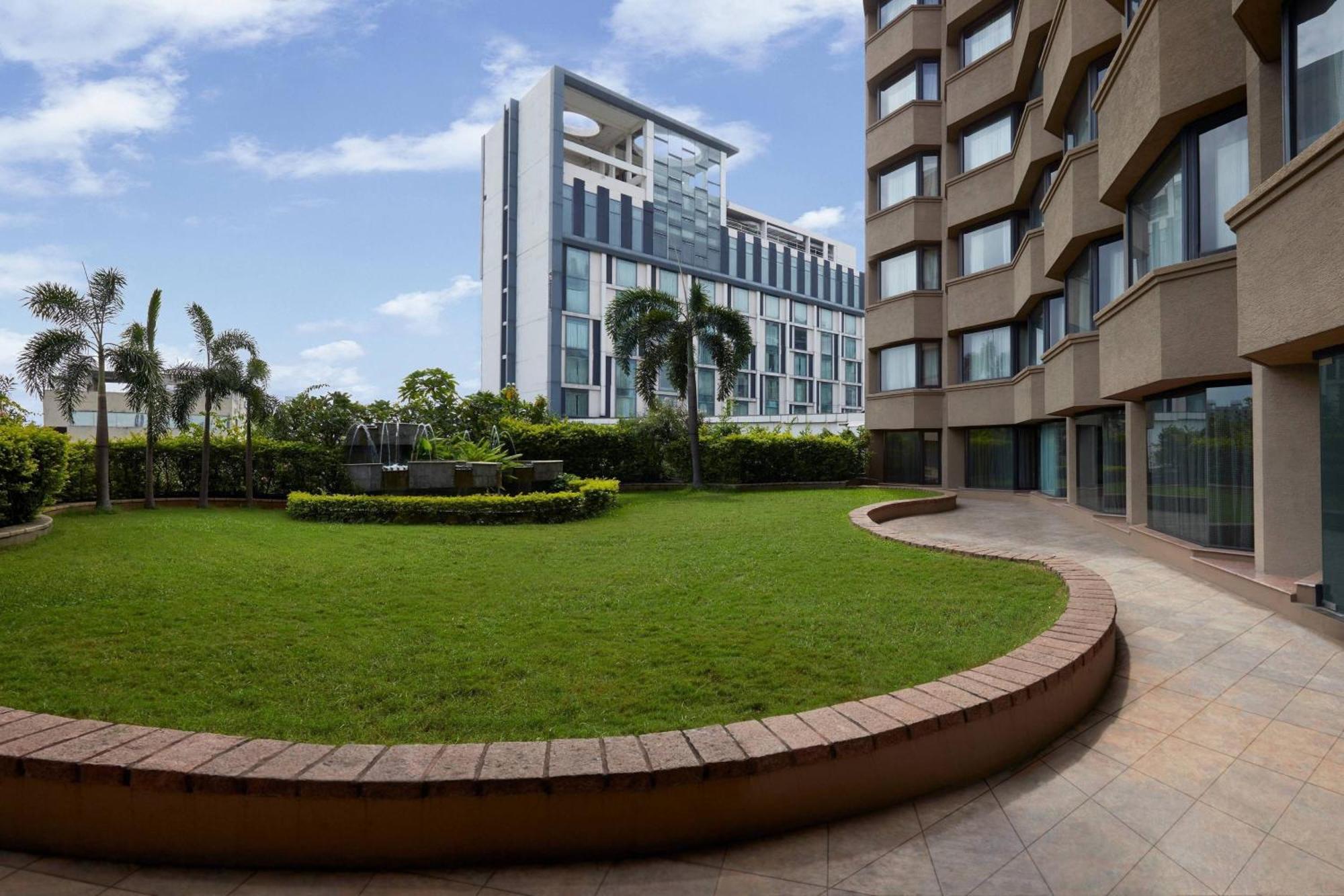 Hyderabad Marriott Hotel & Convention Centre Bagian luar foto